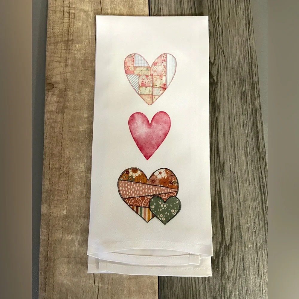 4/$15 ❤️ Heart Tea Towel